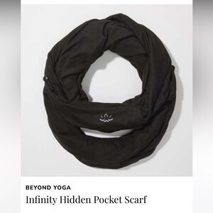 NWT- Beyond Yoga‎ Pocket Infinity Scarf- Black